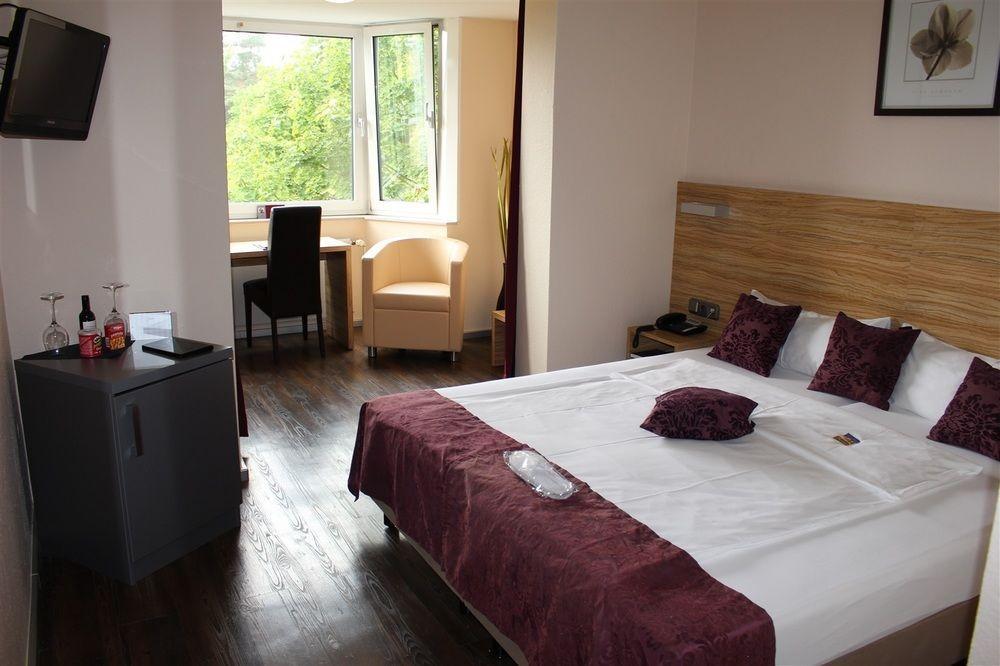 Hotel Bonjour Bad Soden am Taunus Dış mekan fotoğraf