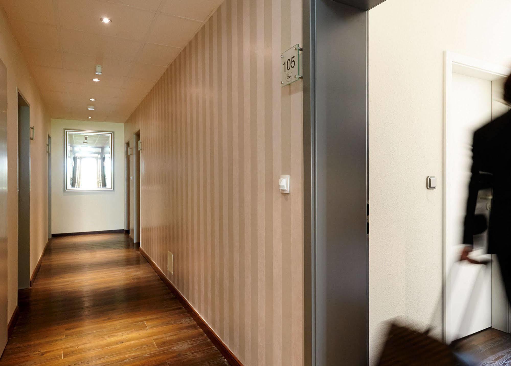 Hotel Bonjour Bad Soden am Taunus Dış mekan fotoğraf