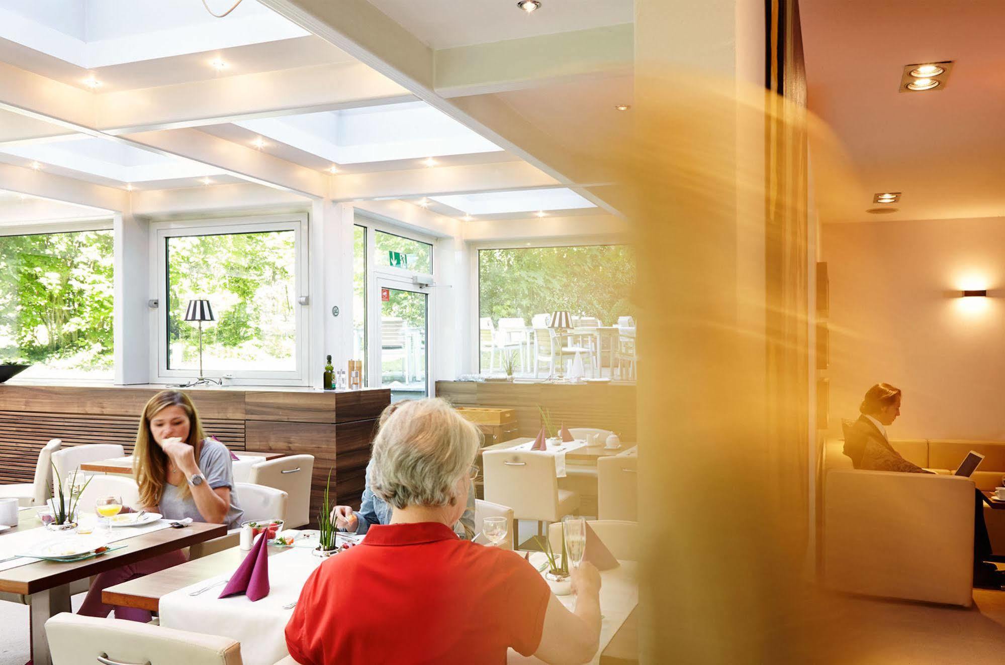 Hotel Bonjour Bad Soden am Taunus Dış mekan fotoğraf