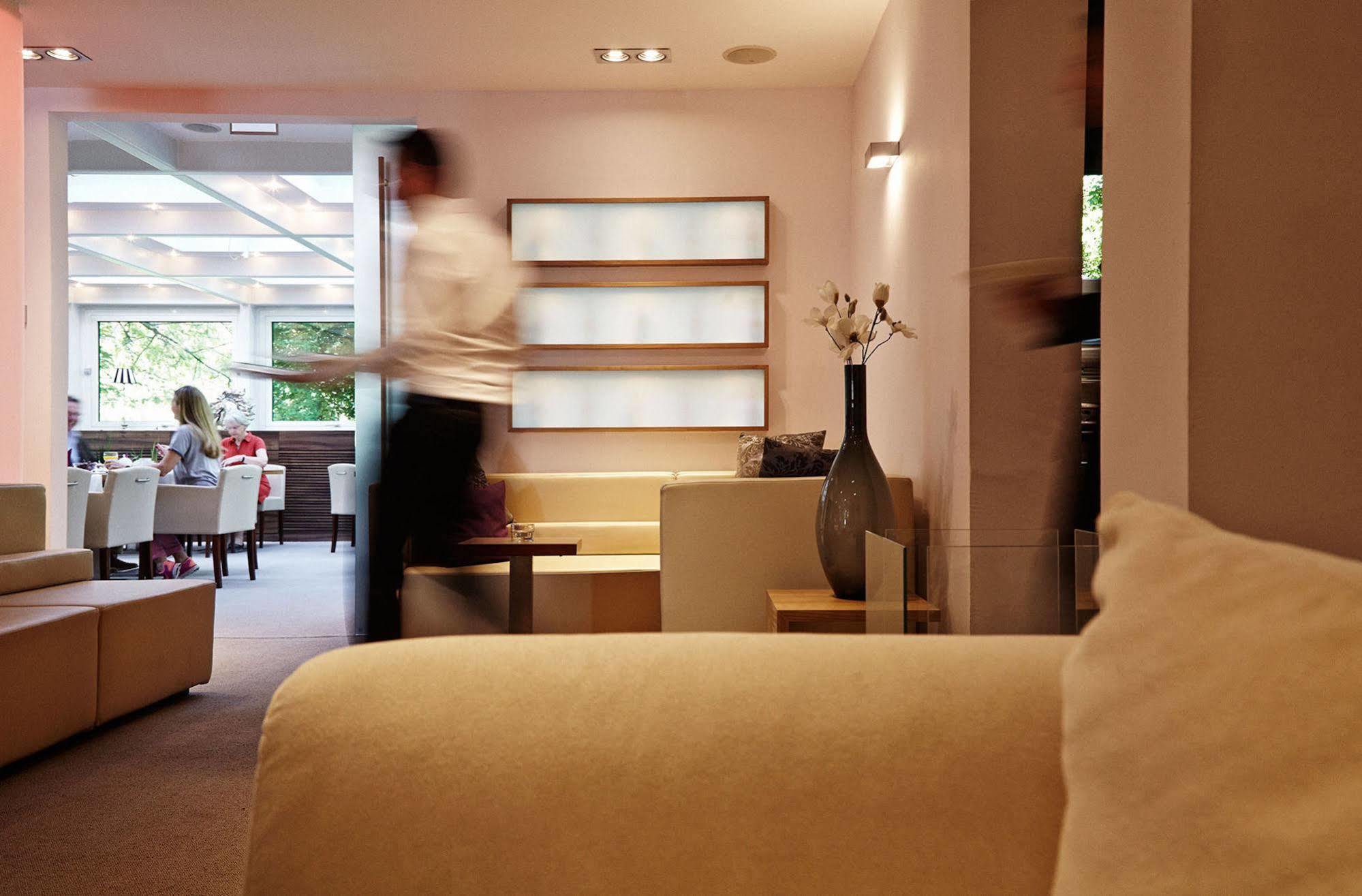 Hotel Bonjour Bad Soden am Taunus Dış mekan fotoğraf